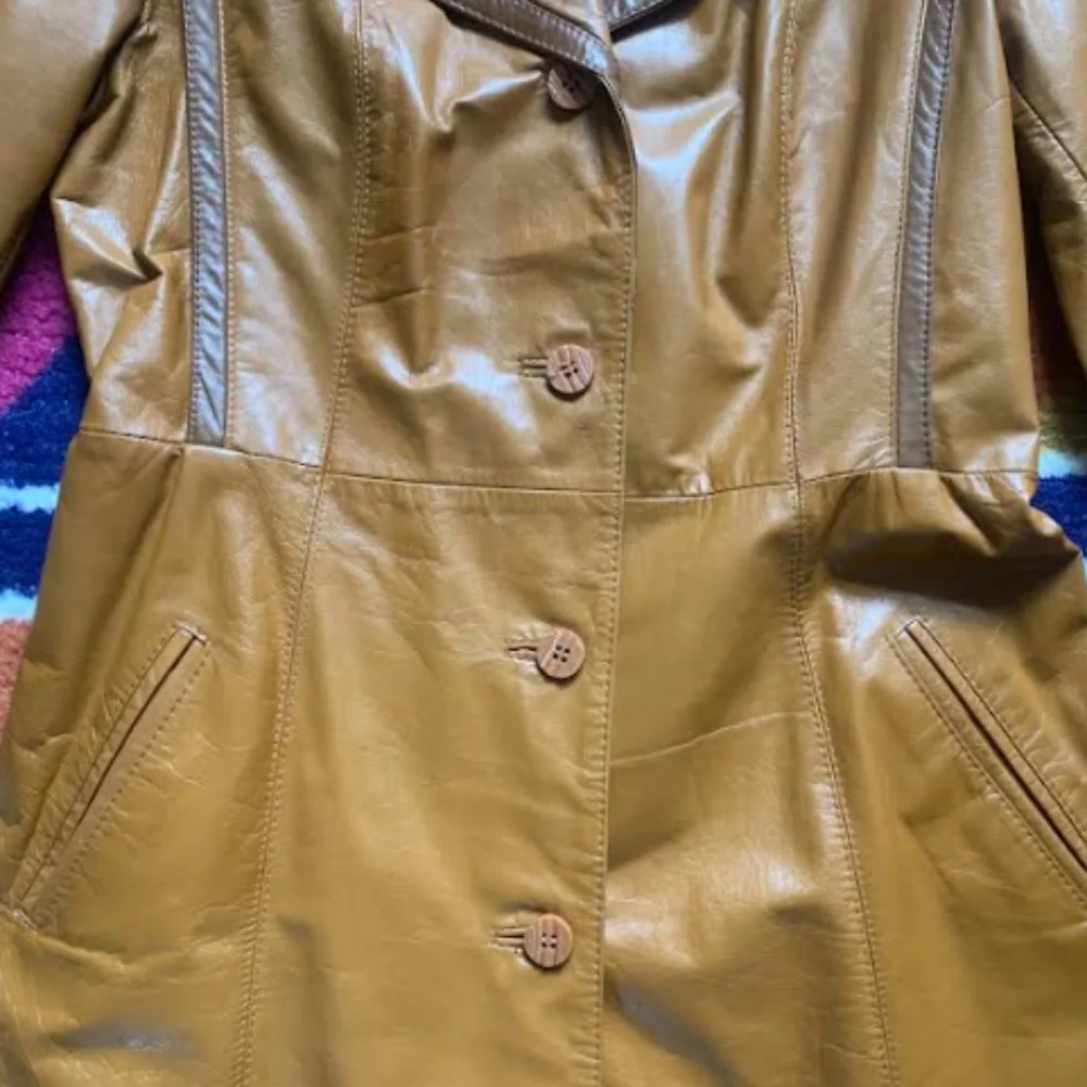 Vintage Leather Trench - Picture 4 of 15
